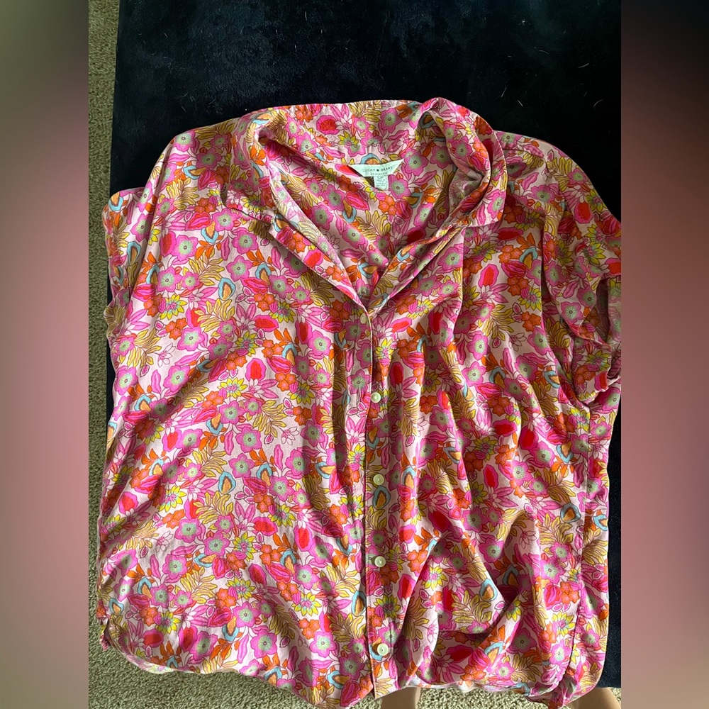 Never worn lucky brand shirt